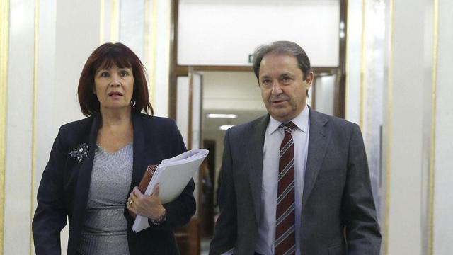 Micaela Navarro y José Luis Gordo, dos de los tres socialistas de la Mesa del Congreso / PSOE