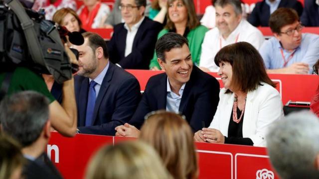 José Luis Ábalos, Pedro Sánchez y Cristina Narbona en el comité federal del PSOE de hoy que ha debatido la moción de censura/ EFE