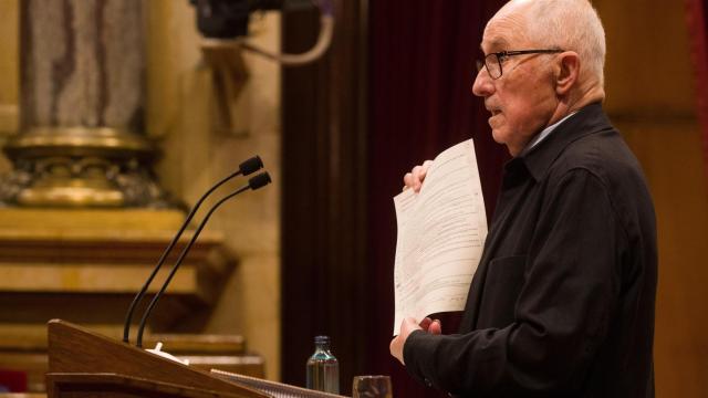 El síndic, Rafael Ribó, durante la presentación de su informe ante el pleno del Parlament de Cataluña / EFE - ENRIC FONTCUBERTA