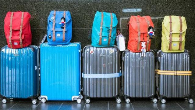 Una imagen de maletas de viajes en el aeropuerto / PIXABAY