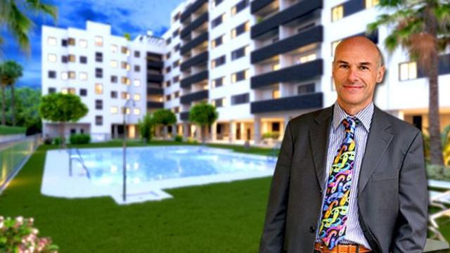 Bruno Figueras, exaccionista de referencia de Promociones Habitat, y uno de los proyectos de la inmobiliaria / FOTOMONTAJE DE CG