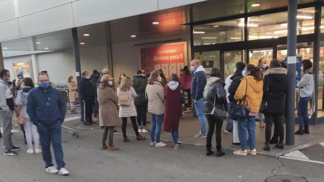 Colas en Lidl para comprar su robot de cocina / @InesRisotas