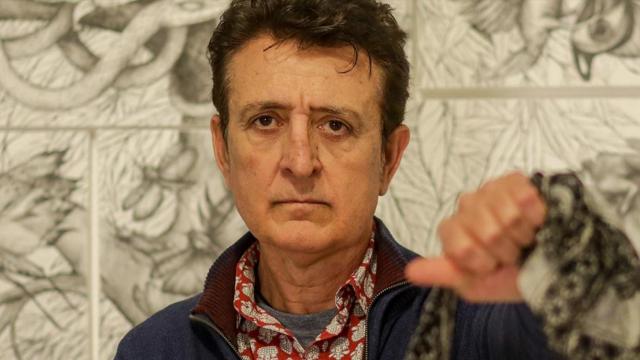 El cantante Manolo García posa tras una entrevista para Europa Press en la que ha presentado una gira en acústico / EP