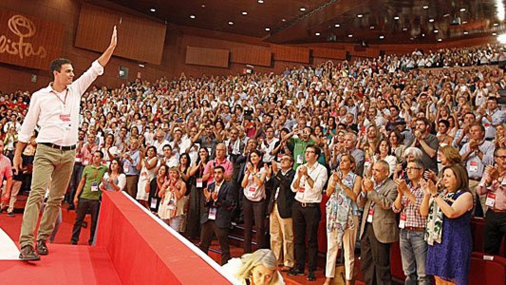 Pedro Sánchez, ratificado como secretario general del PSOE por aclamación