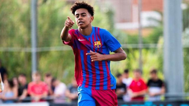Lamine Yamal celebra un gol con el juvenil del Barça / REDES