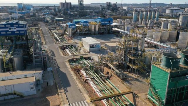 Vista aérea de las nuevas unidades de derivados de Iqoxe que han entrado en funcionamiento tras la explosión de 2020 / CEDIDA