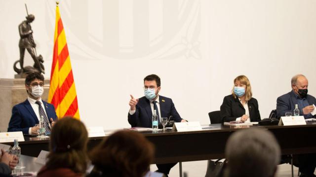 Imagen de una reunión del Govern, con Pere Aragonès (c) y Jordi Puigneró (i) / EP