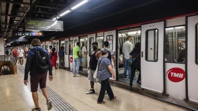 Una unidad del Metro de Barcelona, a la que los discapacitados denuncian que tienen problemas para acceder / EP