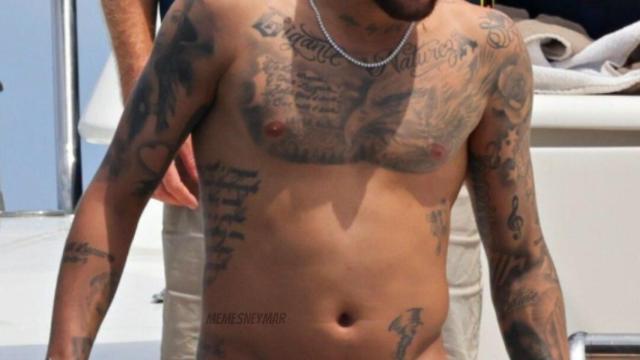 Neymar luce barriguita