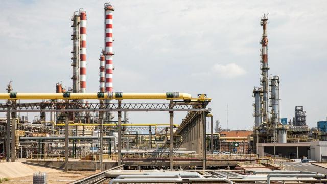 Complejo de Repsol en Tarragona / EUROPA PRESS