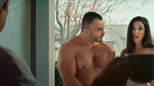 Pareja de actores porno en un vídeo sobre educación sexual / YOUTUBE