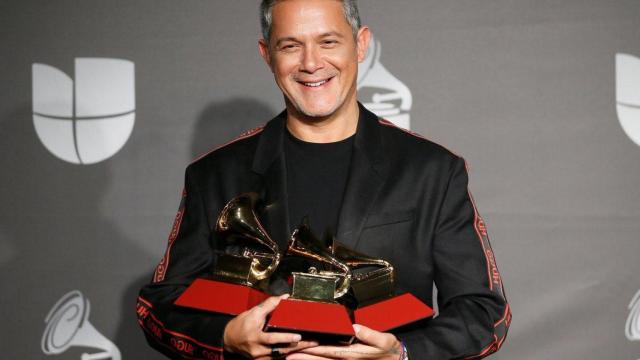 Alejandro Sanz con sus premios Grammy / TWITTER