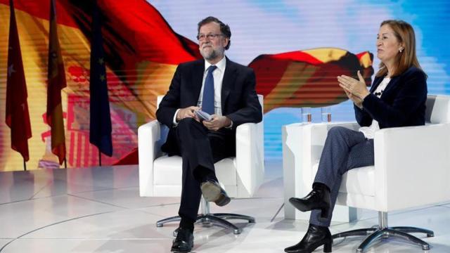 Mariano Rajoy y Ana Pastor en la convención del PP que ha comenzado hoy en Madrid / EFE