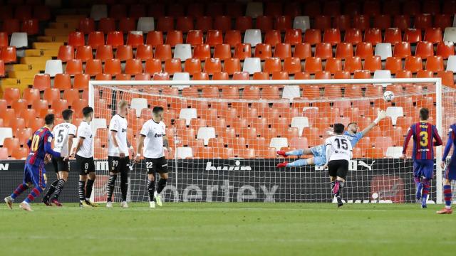El gol de falta de Leo Messi / EFE