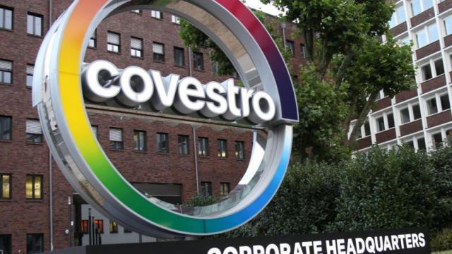 Un cartel de Covestro, en una imagen de archivo / EFE