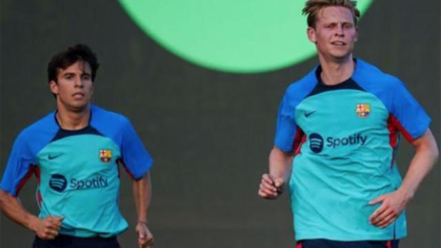 Riqui Puig y Frenkie de Jong, entrenando en la Ciutat Esportiva / FCB