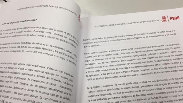 Un error tipográfico en los preparativos del congreso del PSOE / CG