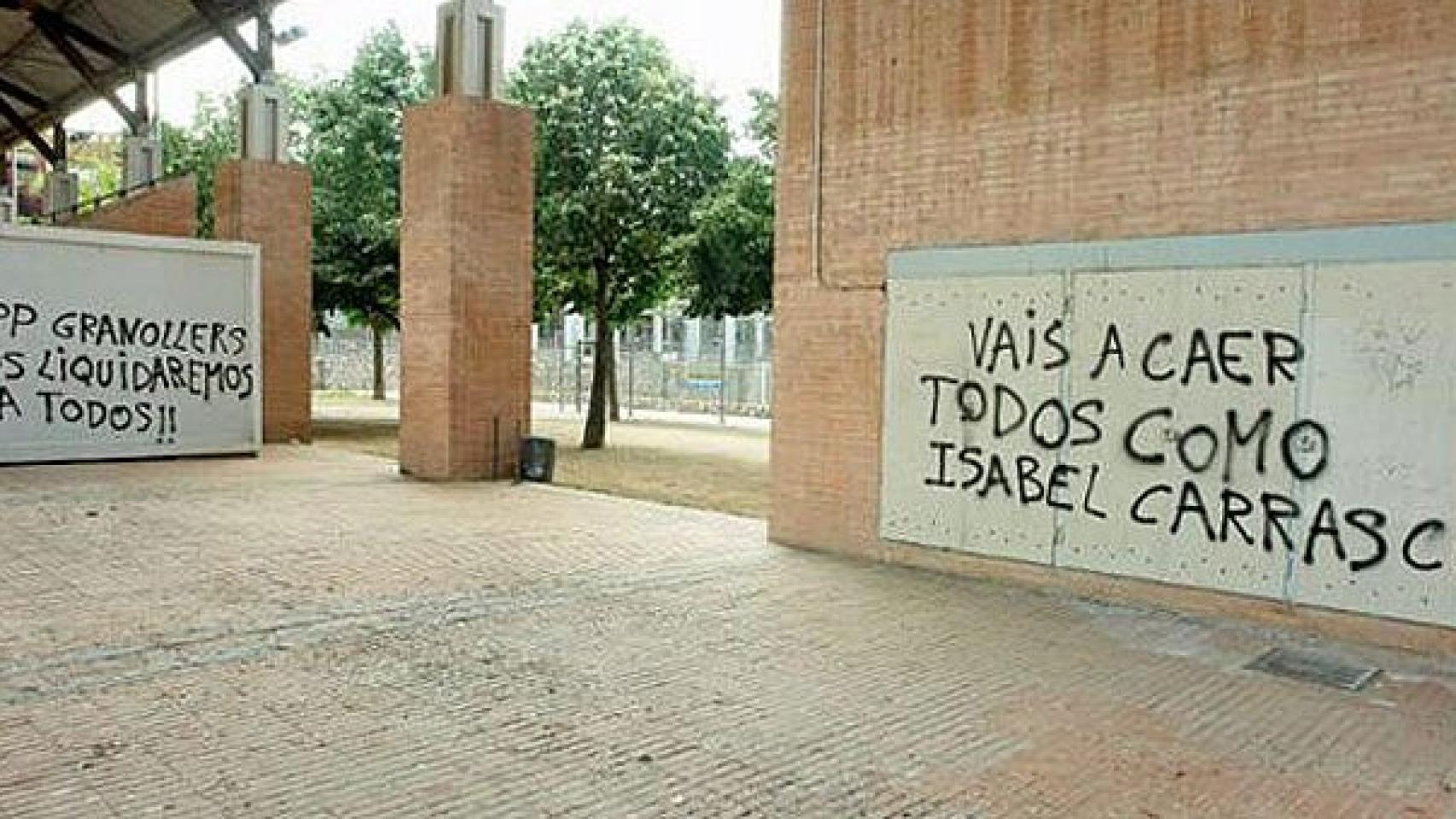 Pintadas amenazantes contra el PP en Granollers