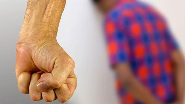 Mata a su padre de 70 años a bastonazos, puñetazos y patadas en Valencia