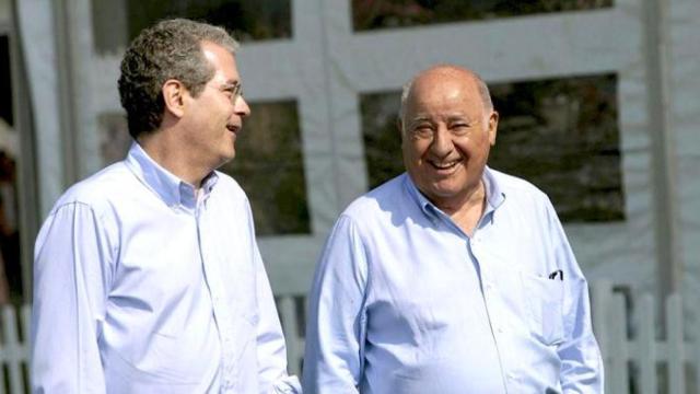 A la izquierda, Pablo Isla, máximo ejecutivo de Inditex, junto al fundador del grupo textil, Amancio Ortega / EFE