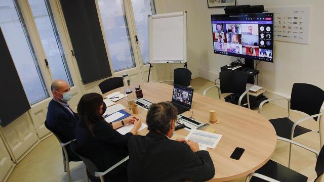Reunión de la consejera de Investigación y Universidades, Gemma Geis, con representantes de doce universidades para hablar de los usos lingüisticos / GENCAT