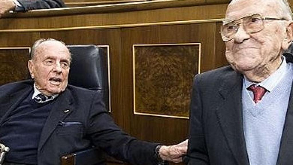 Manuel Fraga y Santiago Carrillo en el Congreso de los Diputados