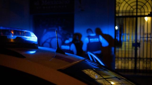 Los Mossos buscan a una persona en Barcelona, como al hombre que presuntamente secuestró a una joven a la que conoció a través de una app de citas / DAVID ZORRAKINO - EUROPA PRESS