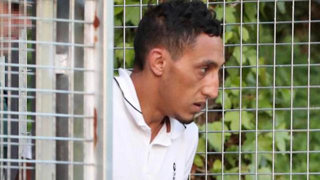 Driss Oukabir, uno de los cuatro detenidos en relación con los atentados yihadistas cometidos el jueves pasado en Barcelona y Cambrils (Tarragona) a su salida de las dependencias policiales de Tres Cantos / EFE