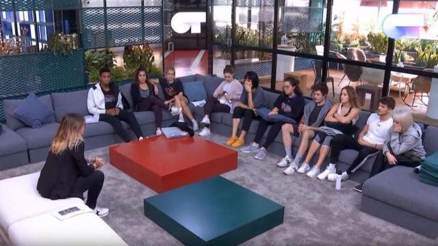 Imagen de Noemí Galera junto a los concursante de Operación Triunfo 2018 en la que les recrimina su actitud ante el programa / RTVE