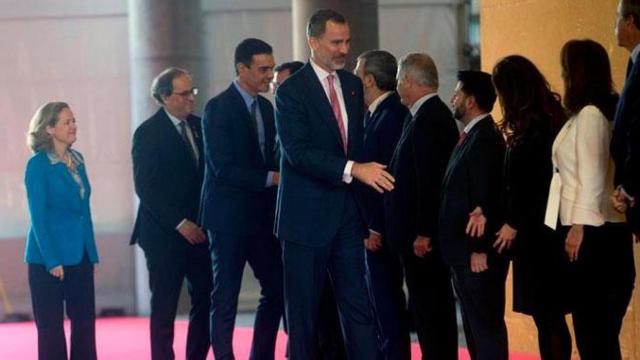 El rey Felipe VI, el presidente del Gobierno, Pedro Sánchez (3i), y el de la Generalitat, Quim Torra (2i), en la inauguración del Mobile World Congress de Barcelona / EFE