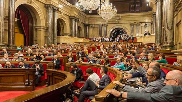 Un pleno en el Parlamento de Cataluña