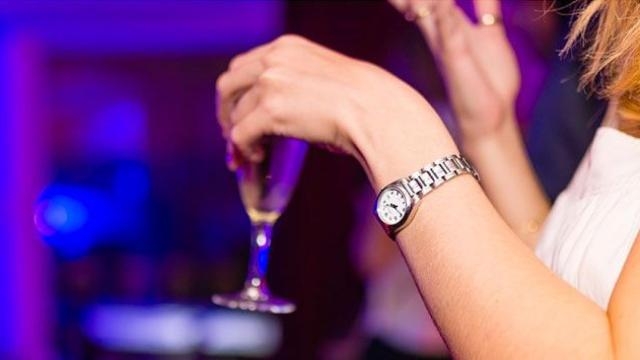 Una mujer intenta matar a un hombre en Murcia por negarse a tener sexo de pago con ella