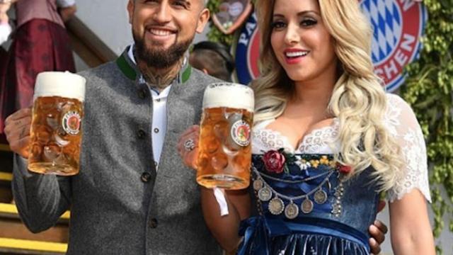 Una foto de de archivo de Arturo Vidal y su mujer Marité / Instagram