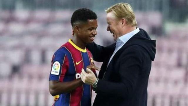 Ansu Fati y Ronald Koeman tras un encuentro / EFE