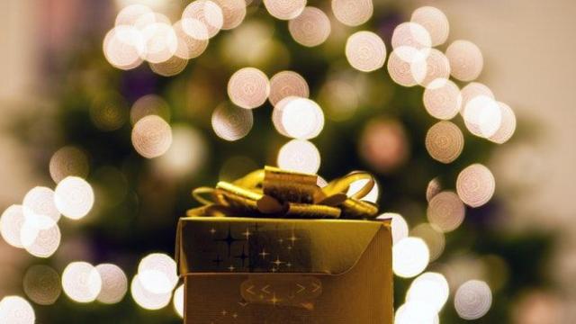Los regalos en Navidad, un periodo que supone un gasto económico