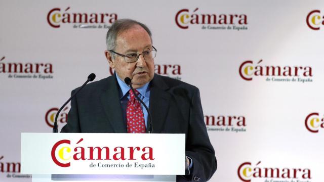 El presidente de la Cámara de Comercio, José Luis Bonet, que ha pedido que se vacune rápido para salvar la temporada de verano / EFE