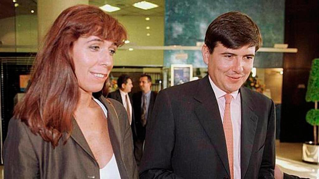 Alicia Sánchez-Camacho y Manuel Pimentel, en una imagen en el Ministerio de Trabajo en 1999