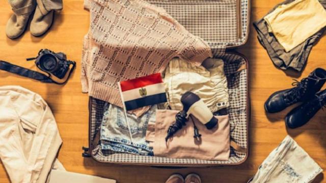 Maleta lista para viajar a Egipto