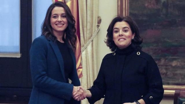 Inés Arrimadas y Soraya Saenz Santamaría en una imagen de archivo / EFE