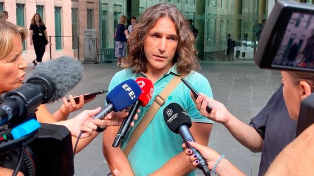 Imagen del padre del niño de Canet de Mar cuya familia pidió un 25% de castellano / EP