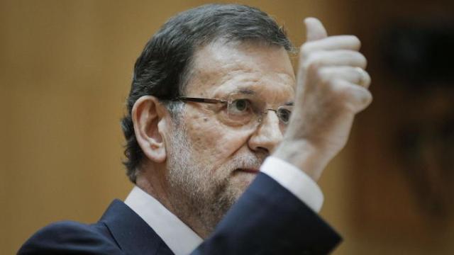 Mariano Rajoy con el pulgar arriba /EFE