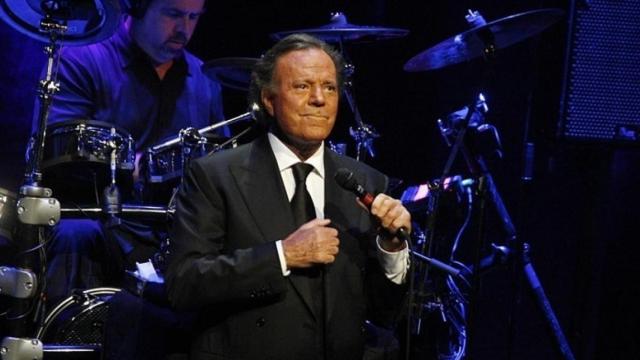 El cantante Julio Iglesias EP