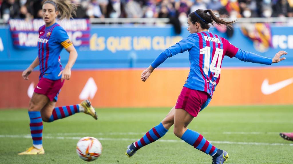 Aitana con el Barça Femenino FCB