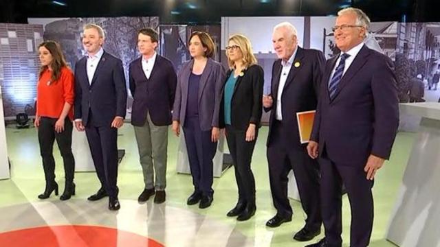 Anna Saliente, Jaume Collboni, Manuel Valls, Ada Colau, Elsa Artadi, Ernest Maragall y Josep Bou (de izquierda a derecha) en el debate de BTV / BTV