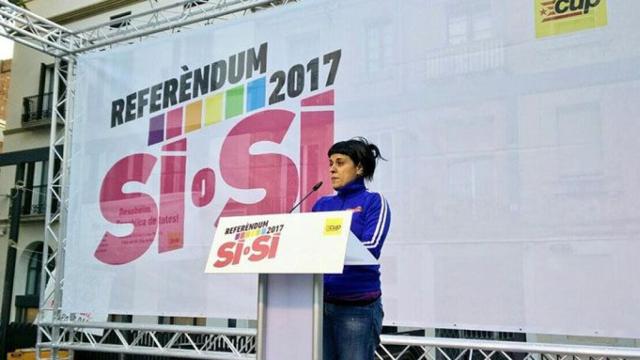 La diputada de la CUP, Anna Gabriel, partidaria de celebrar un referéndum aunque se desobedezca a la ley / CG