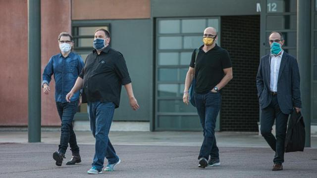 Los políticos presos Jordi Cuixart, Oriol Junqueras, Raül Romeva y Jordi Turull, saliendo de la cárcel en aplicación del tercer grado / EP