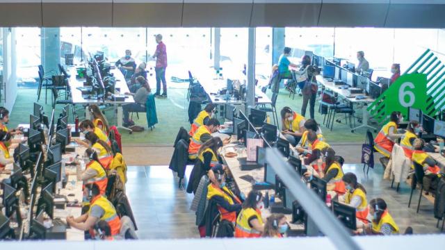 Gestores del 061 en el Espai Bital del SEM en L'Hospitalet / SEM