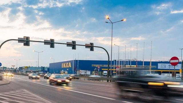 Exteriores de una tienda Ikea / Konrad Krajewski EN PIXABAY