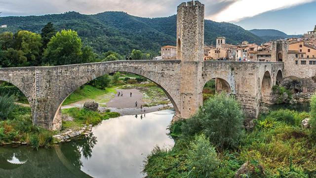 Vistas de Besalú / CG