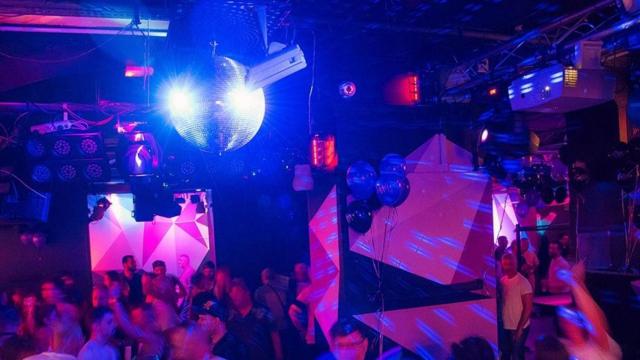 Interior de un local de ocio del centro de Barcelona, como la Sala Aire, que cierra de forma inminente / GRUPO ARENA